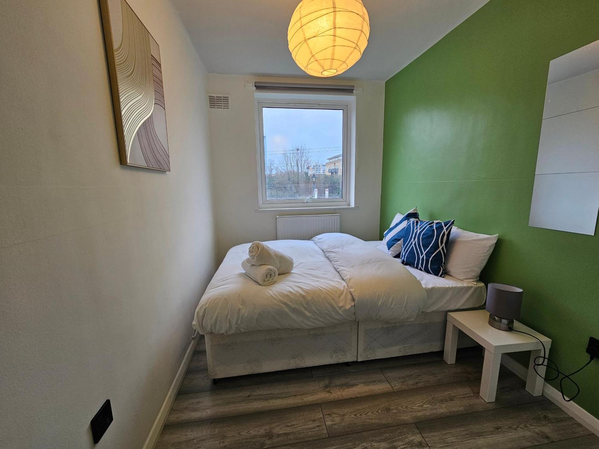 London Mile End Rooms Exterior photo