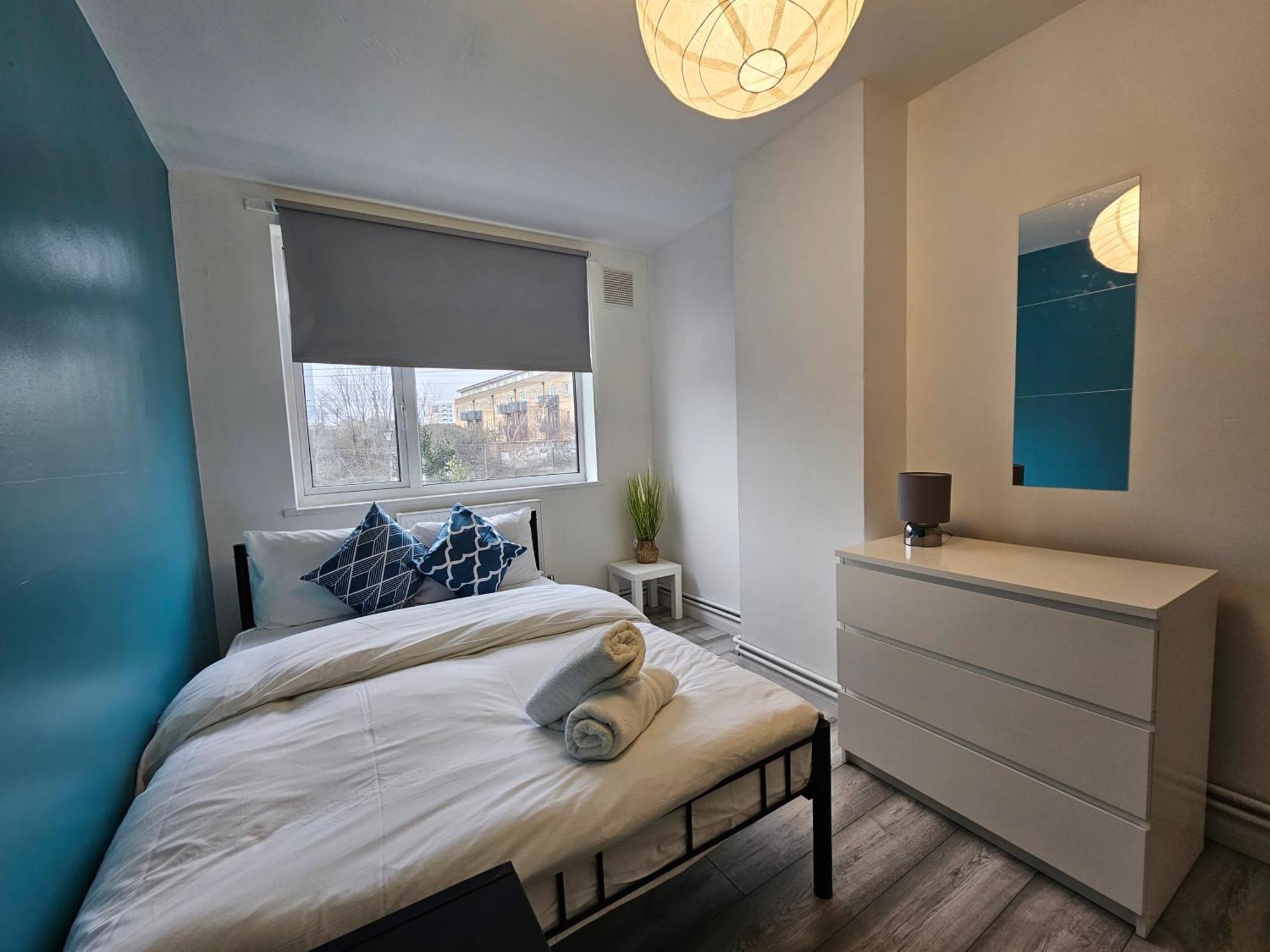 London Mile End Rooms Exterior photo