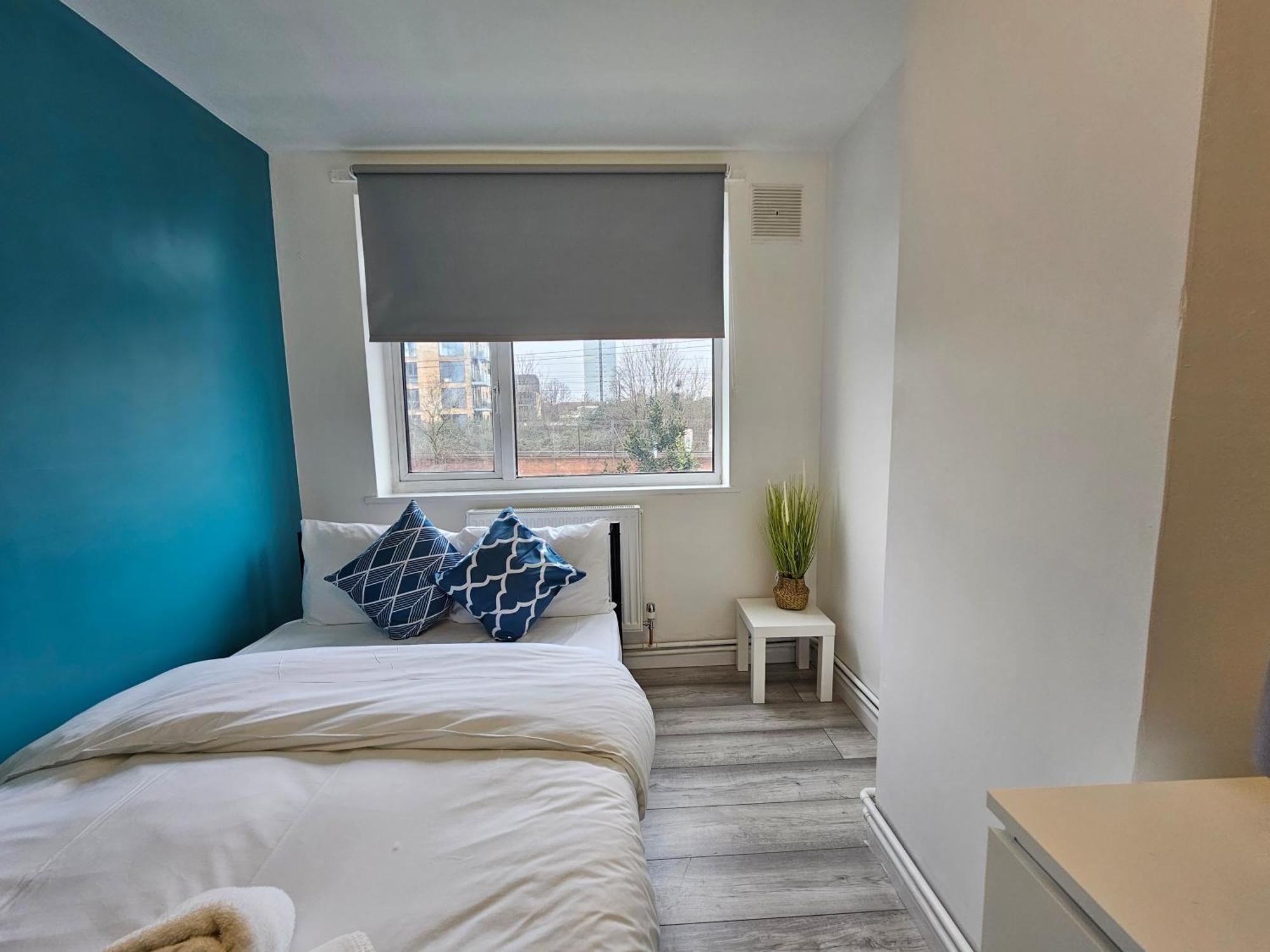London Mile End Rooms Exterior photo