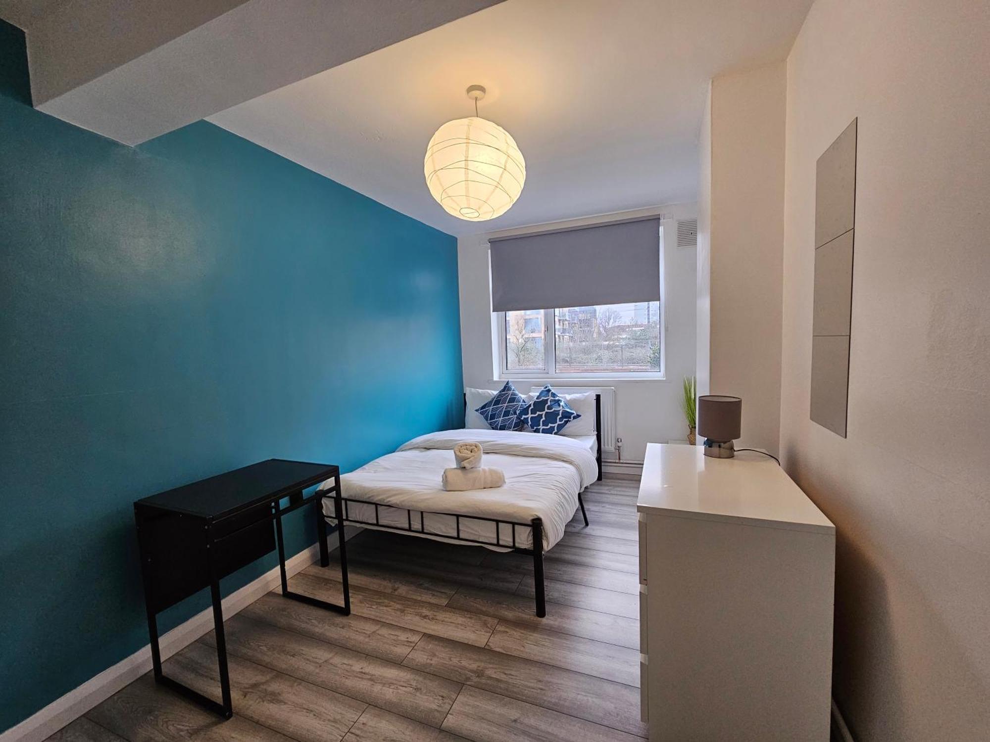 London Mile End Rooms Exterior photo