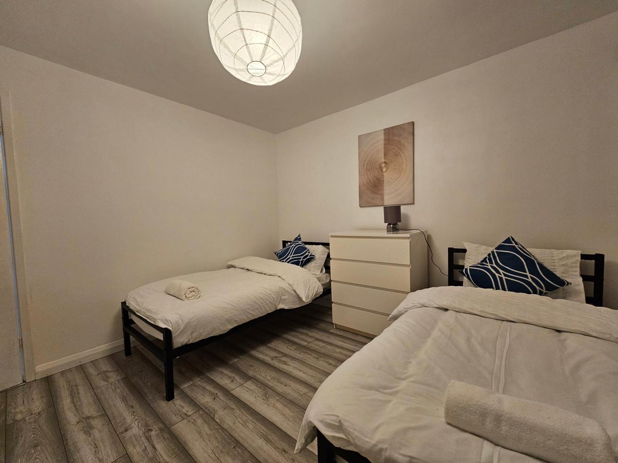 London Mile End Rooms Exterior photo