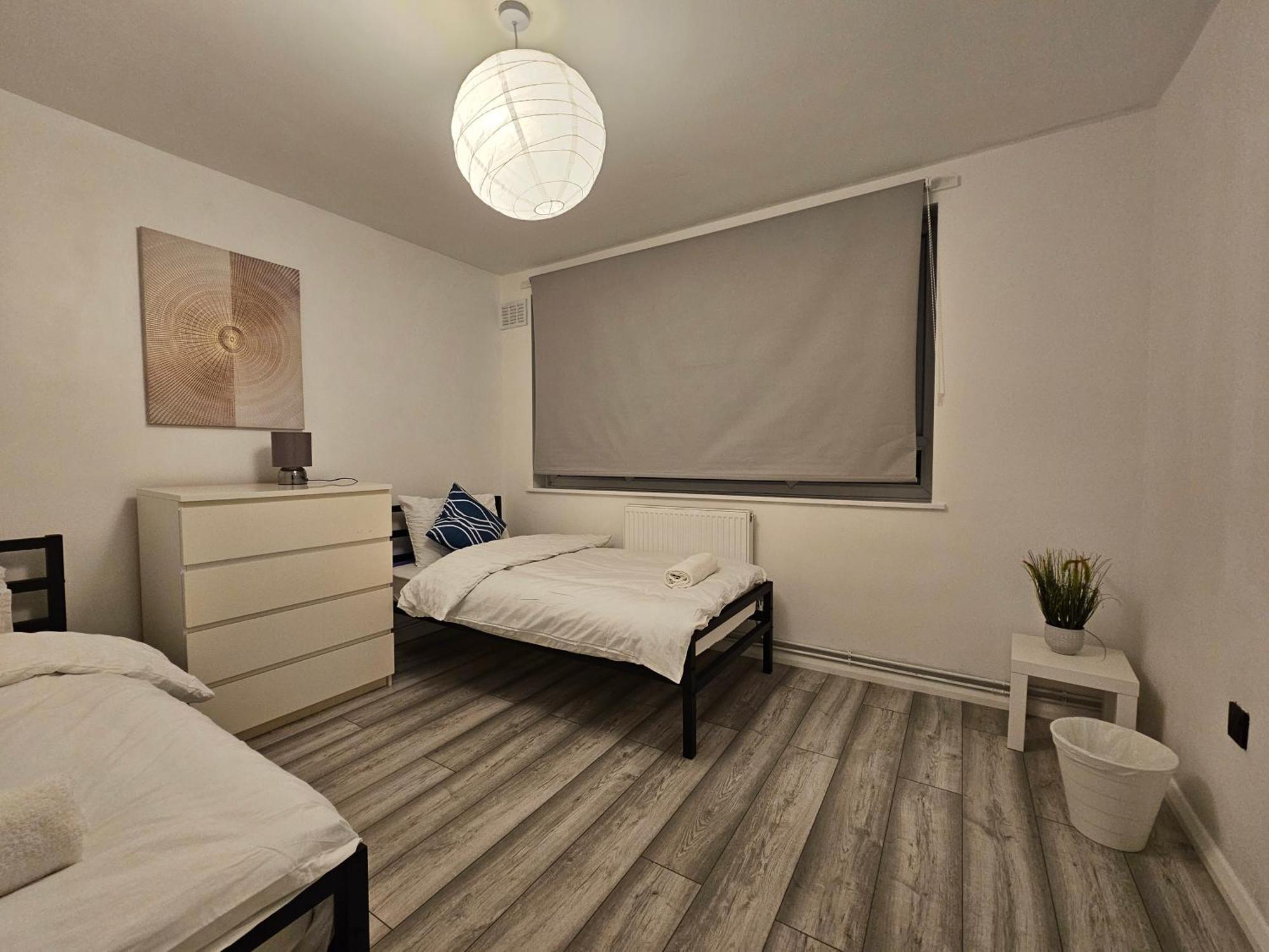 London Mile End Rooms Exterior photo