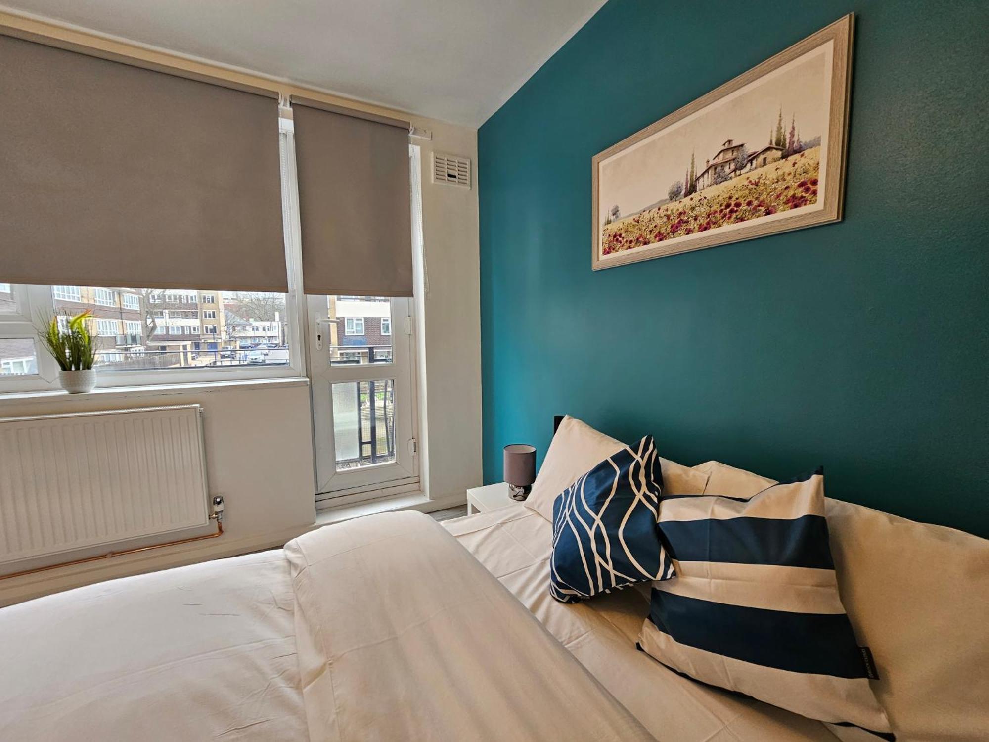 London Mile End Rooms Exterior photo