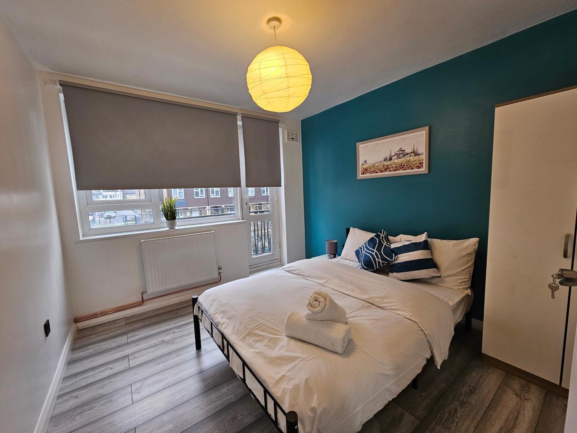 London Mile End Rooms Exterior photo