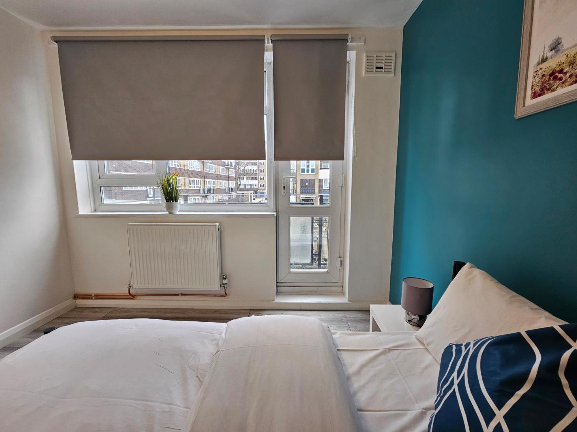 London Mile End Rooms Exterior photo